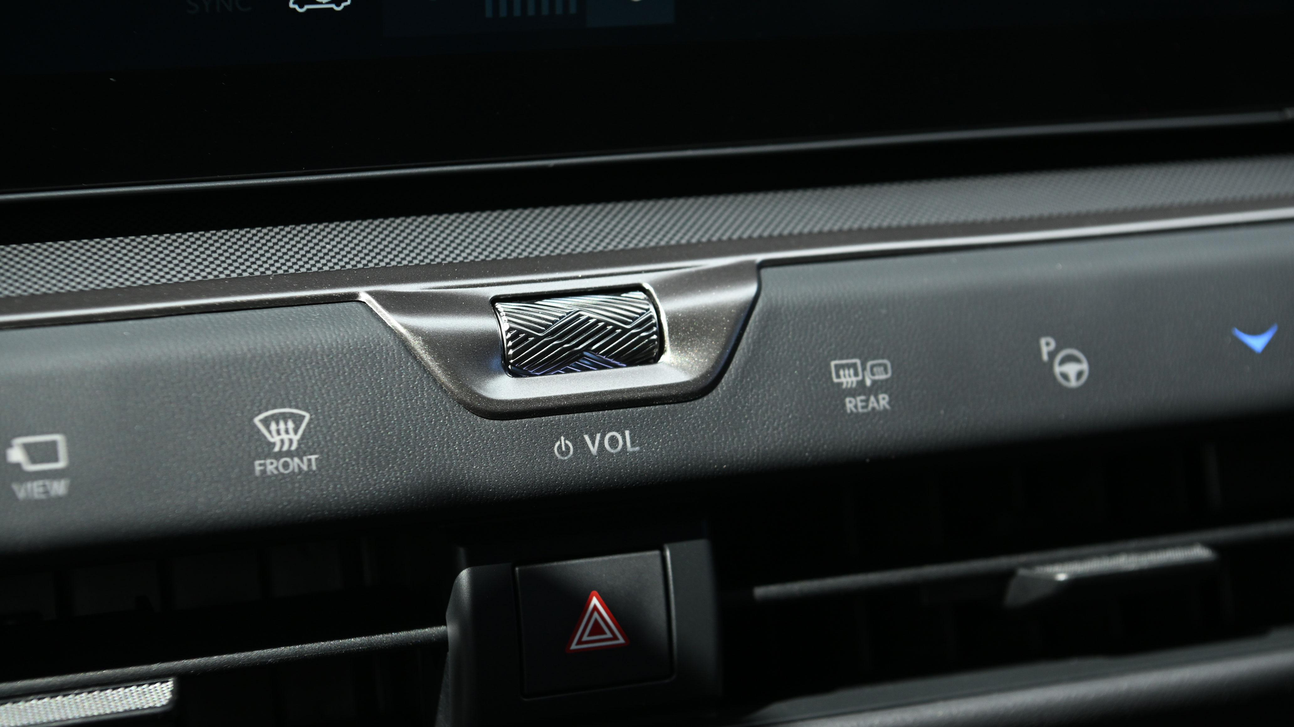 Lexus ES UK - centre console