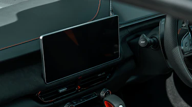 Lotus Emira 420 Sport - screen