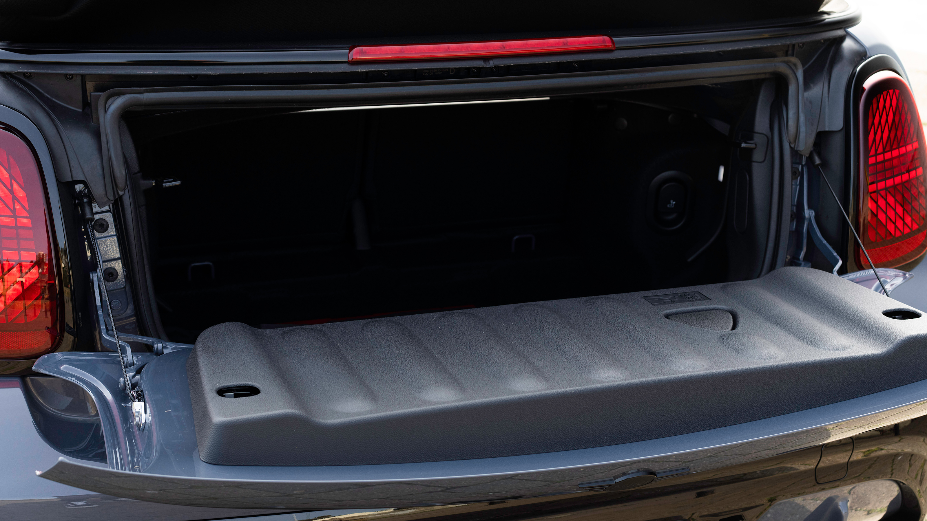 MINI Cooper Convertible - boot