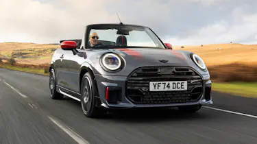 MINI Cooper Convertible - front tracking