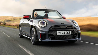 MINI Cooper Convertible - front tracking