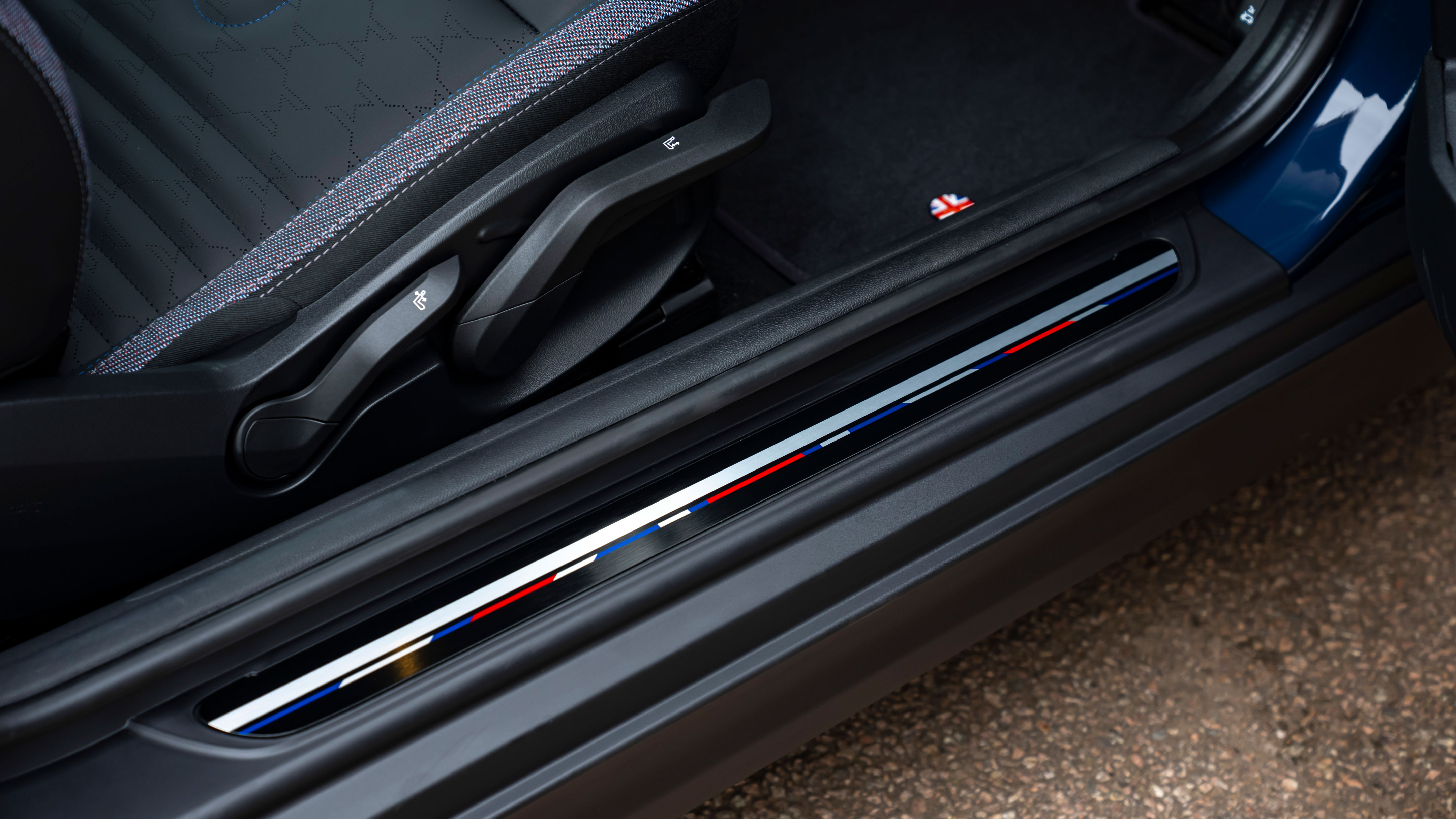 MINI Cooper Oxford Edition - sill