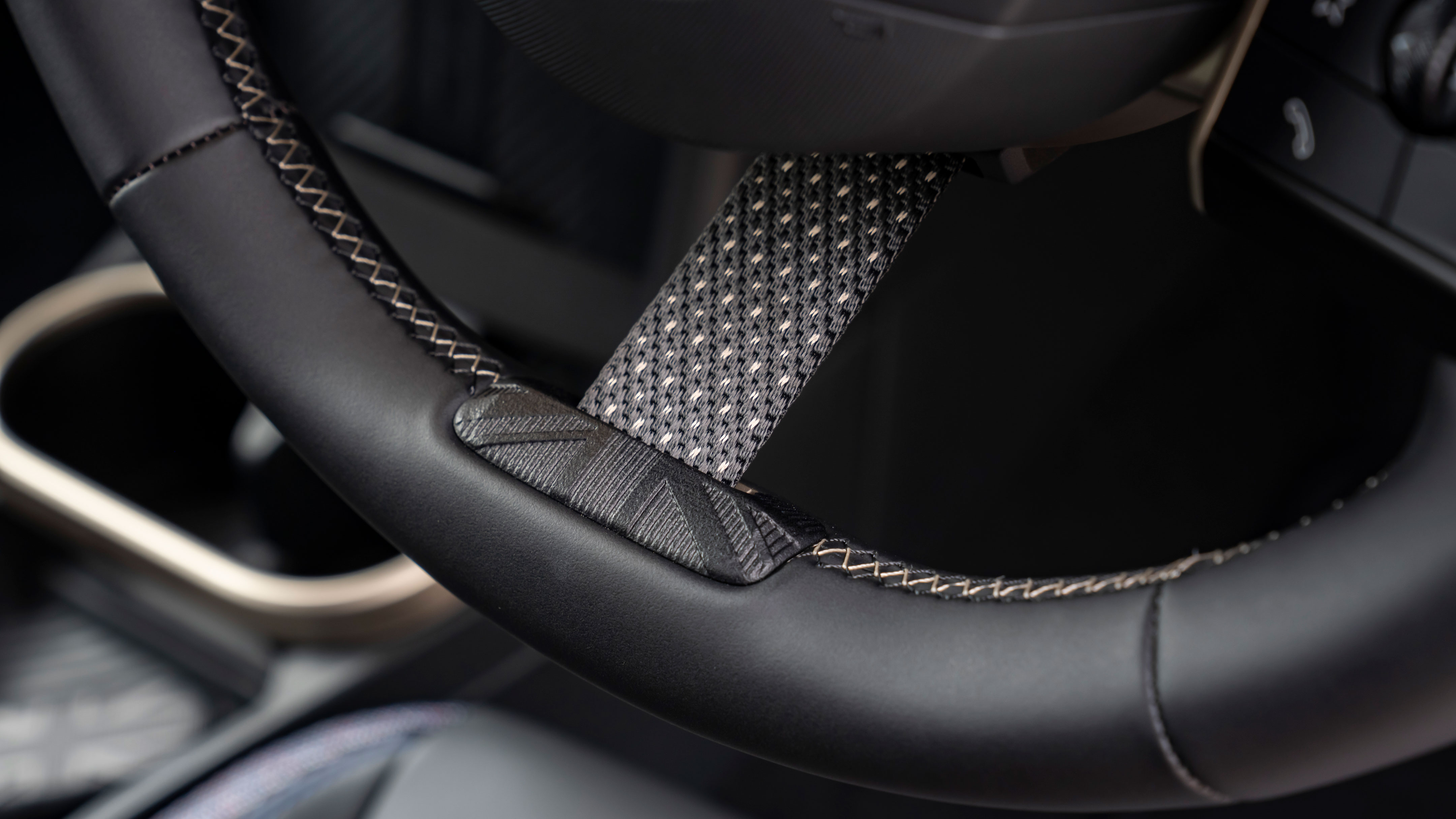 MINI Cooper Oxford Edition - steering wheel