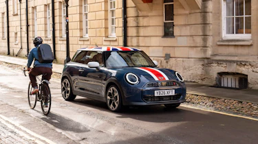 MINI Cooper Oxford Edition - front static