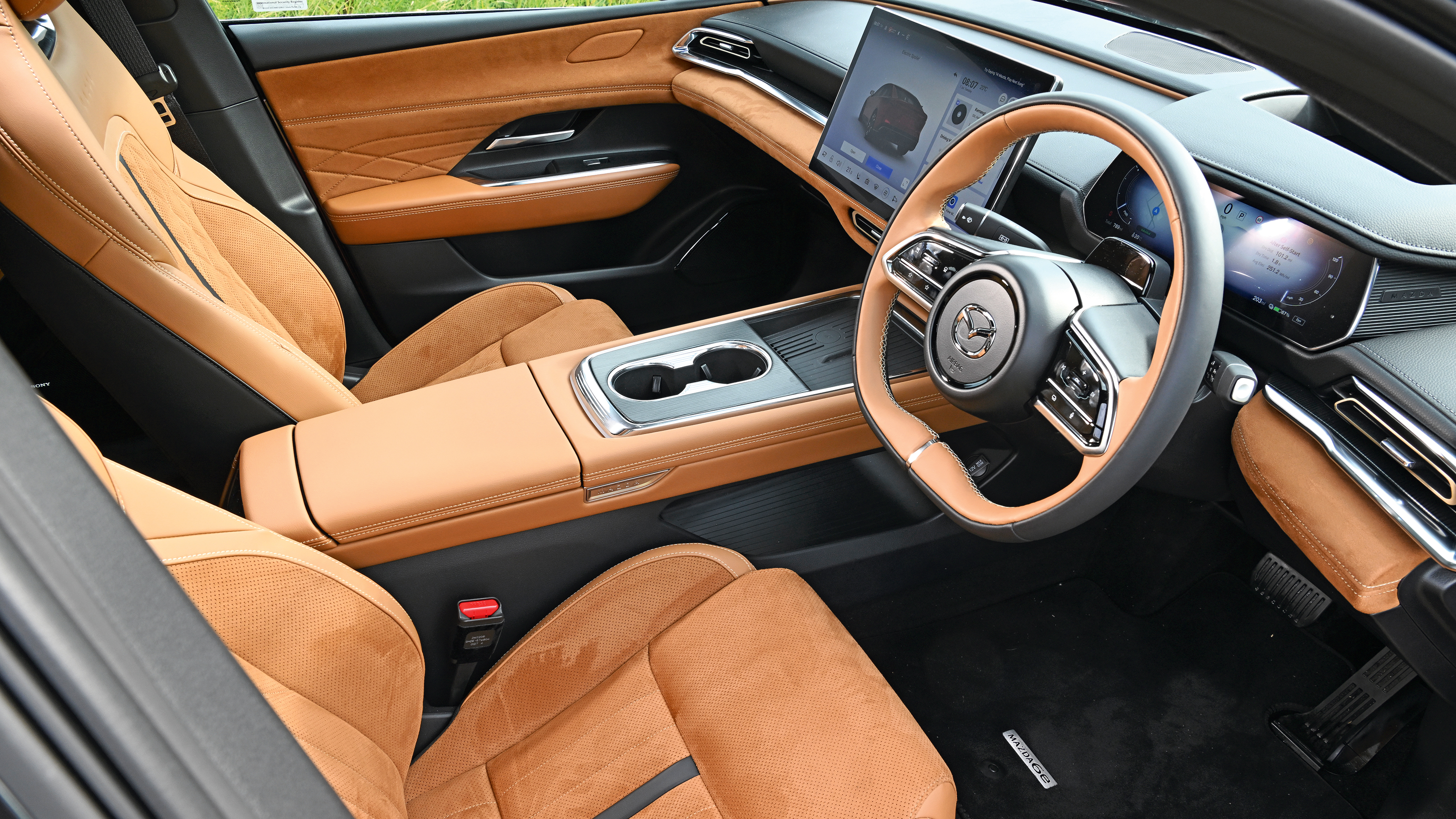 Mazda 6e - interior