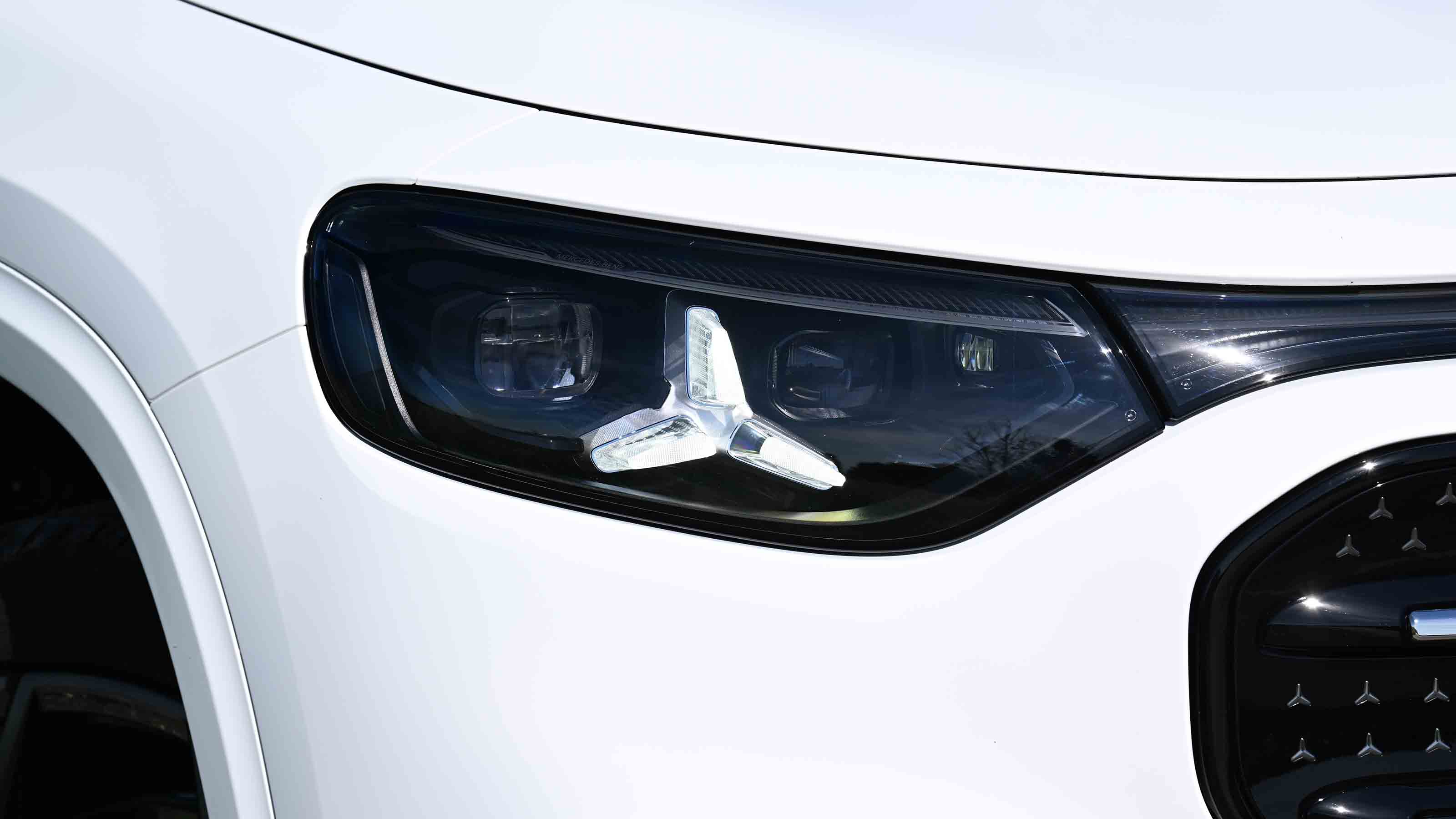 Mercedes GLB electric - head light detail