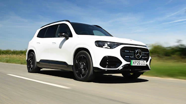 Mercedes GLB electric - front corner tracking