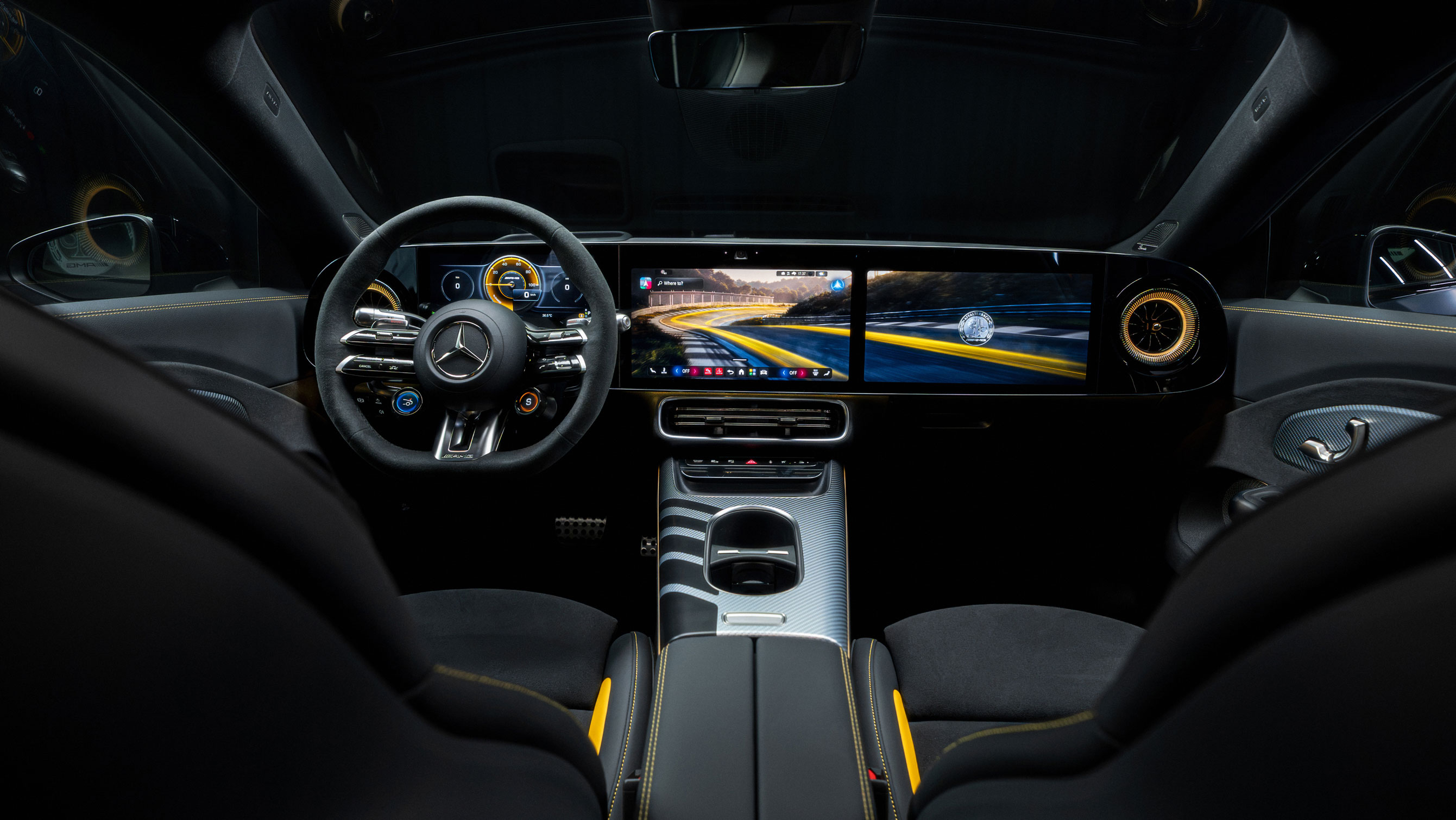 Mercedes-AMG CLA 45 - dash