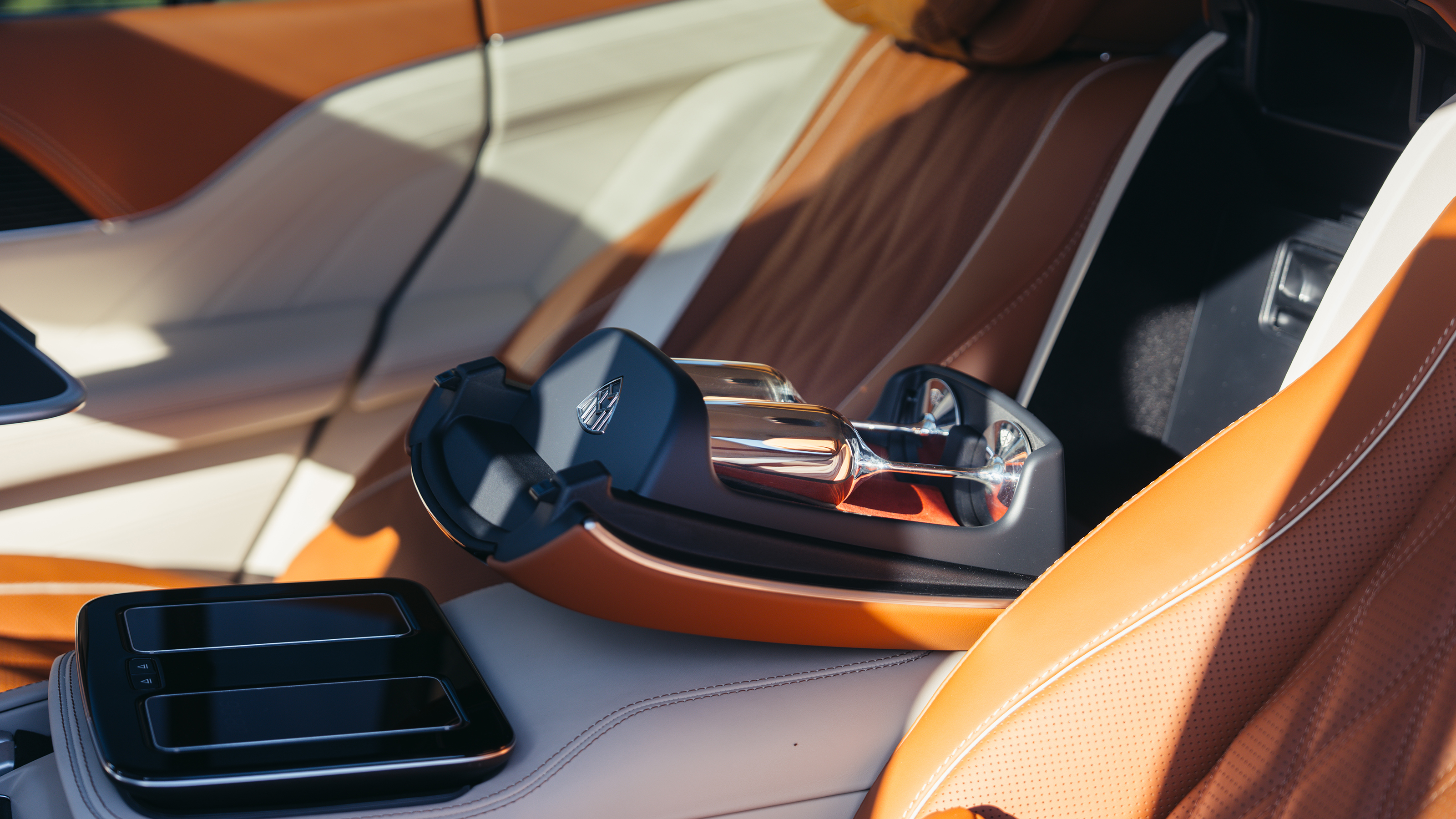 Mercedes-Maybach GLS - champagne flutes