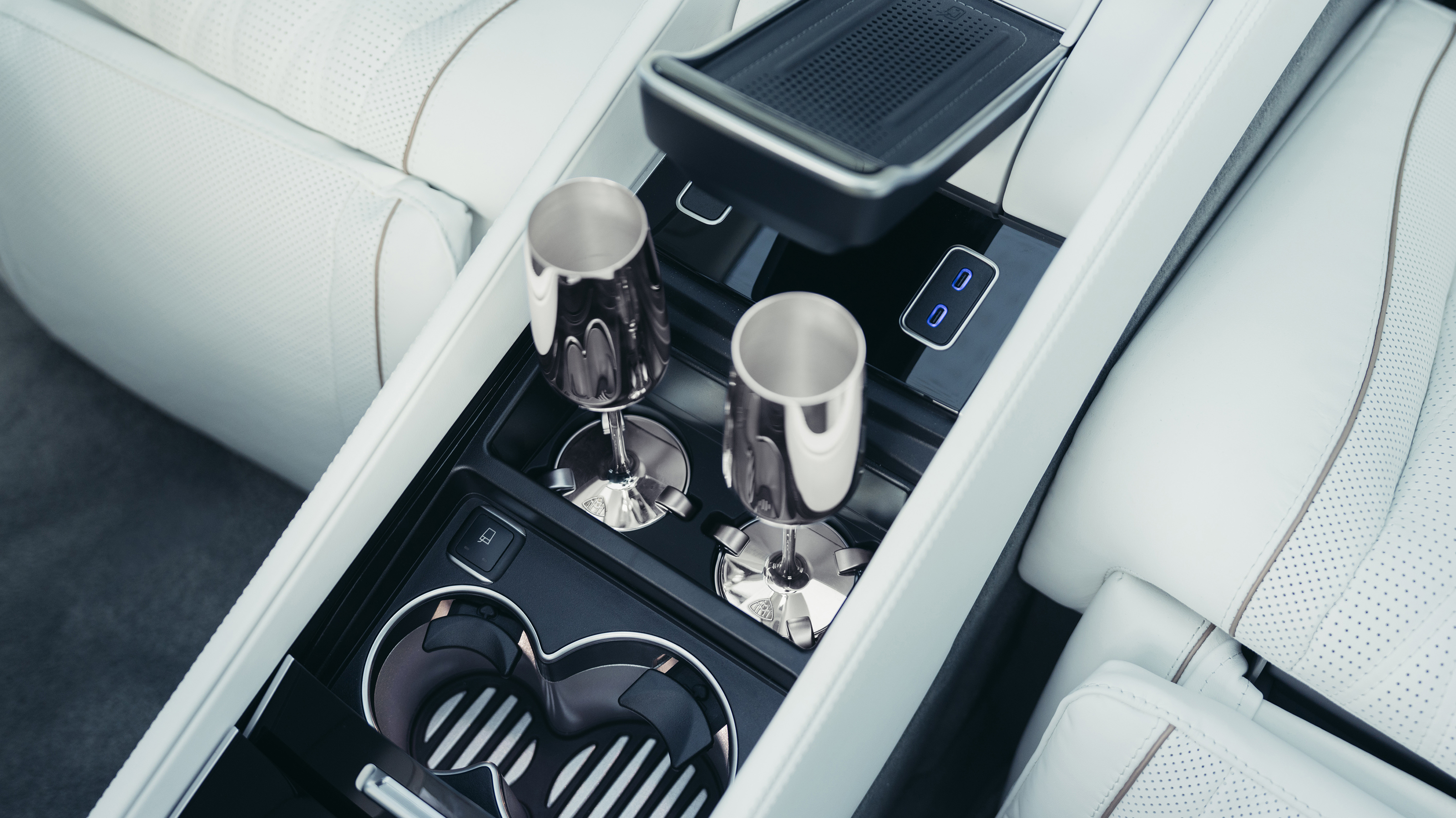 Mercedes-Maybach GLS - flute holders