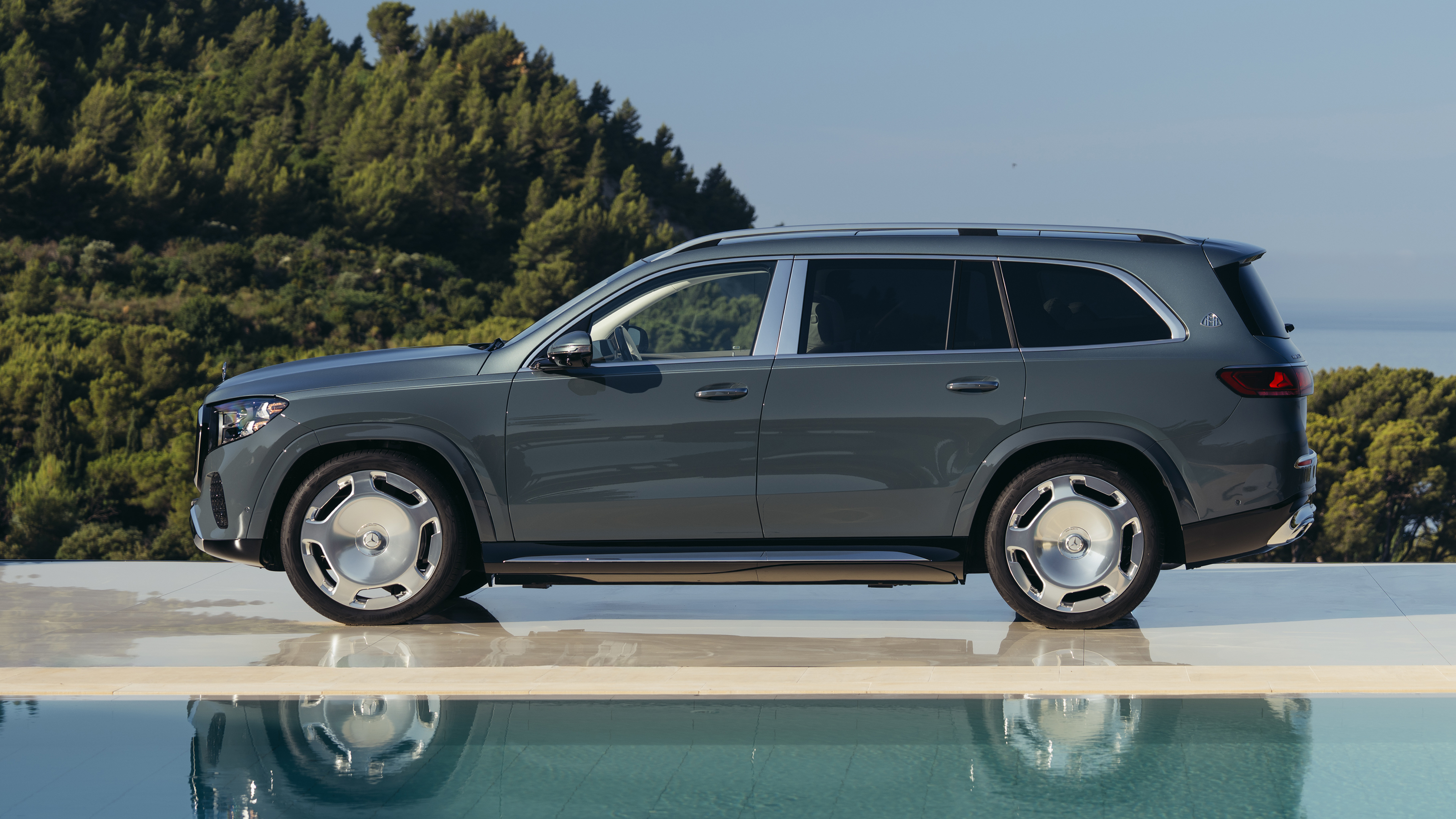 Mercedes-Maybach GLS - side