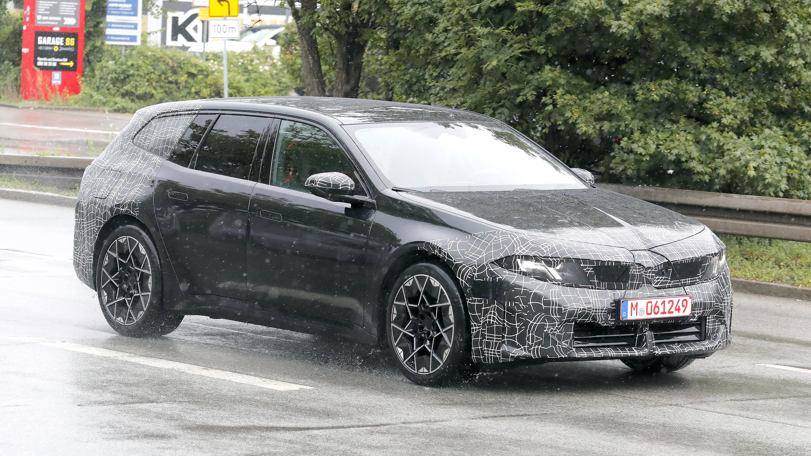 New BMW i3 Touring - front angled