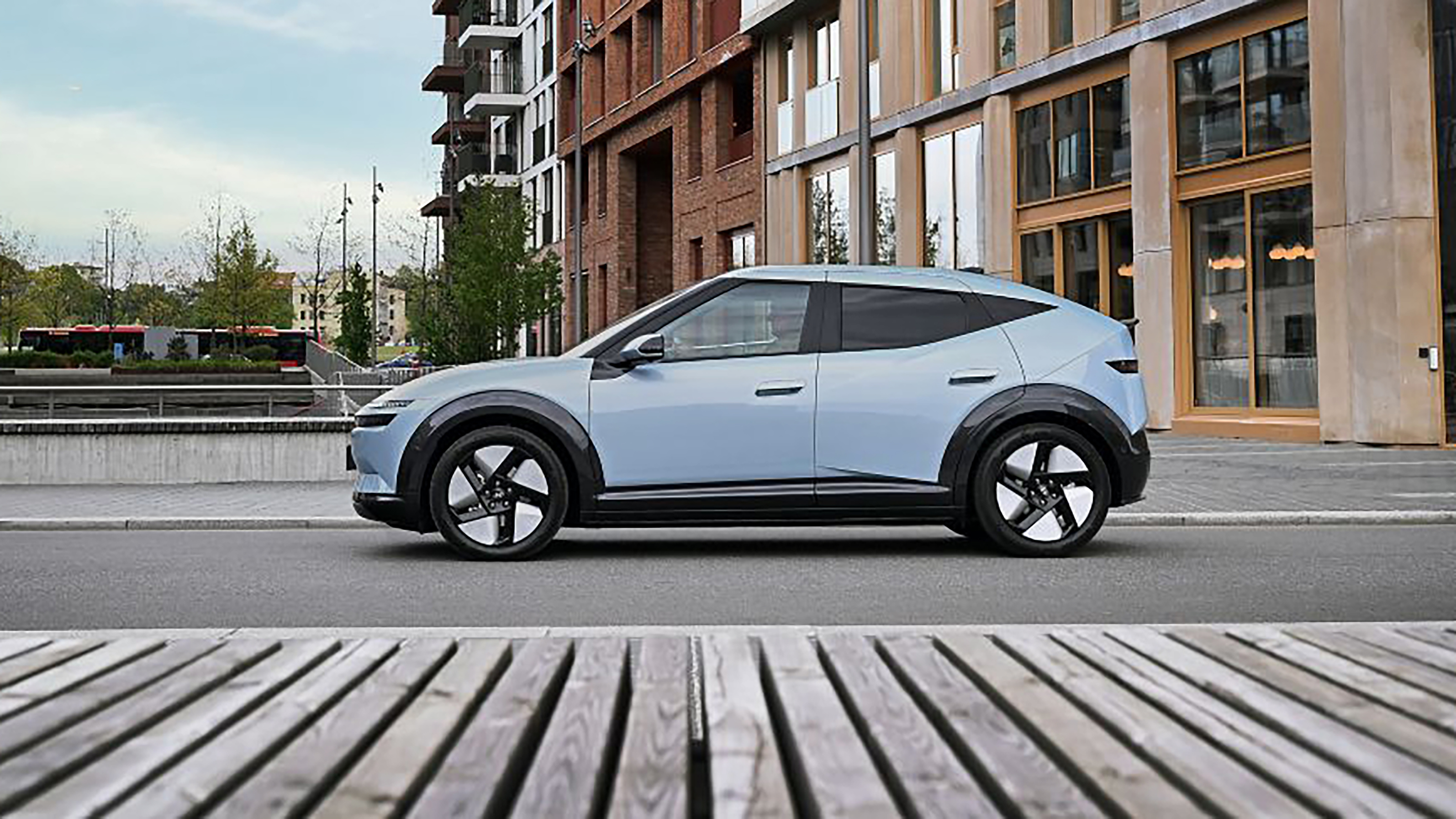 New Hyundai Ioniq 3 - side profile