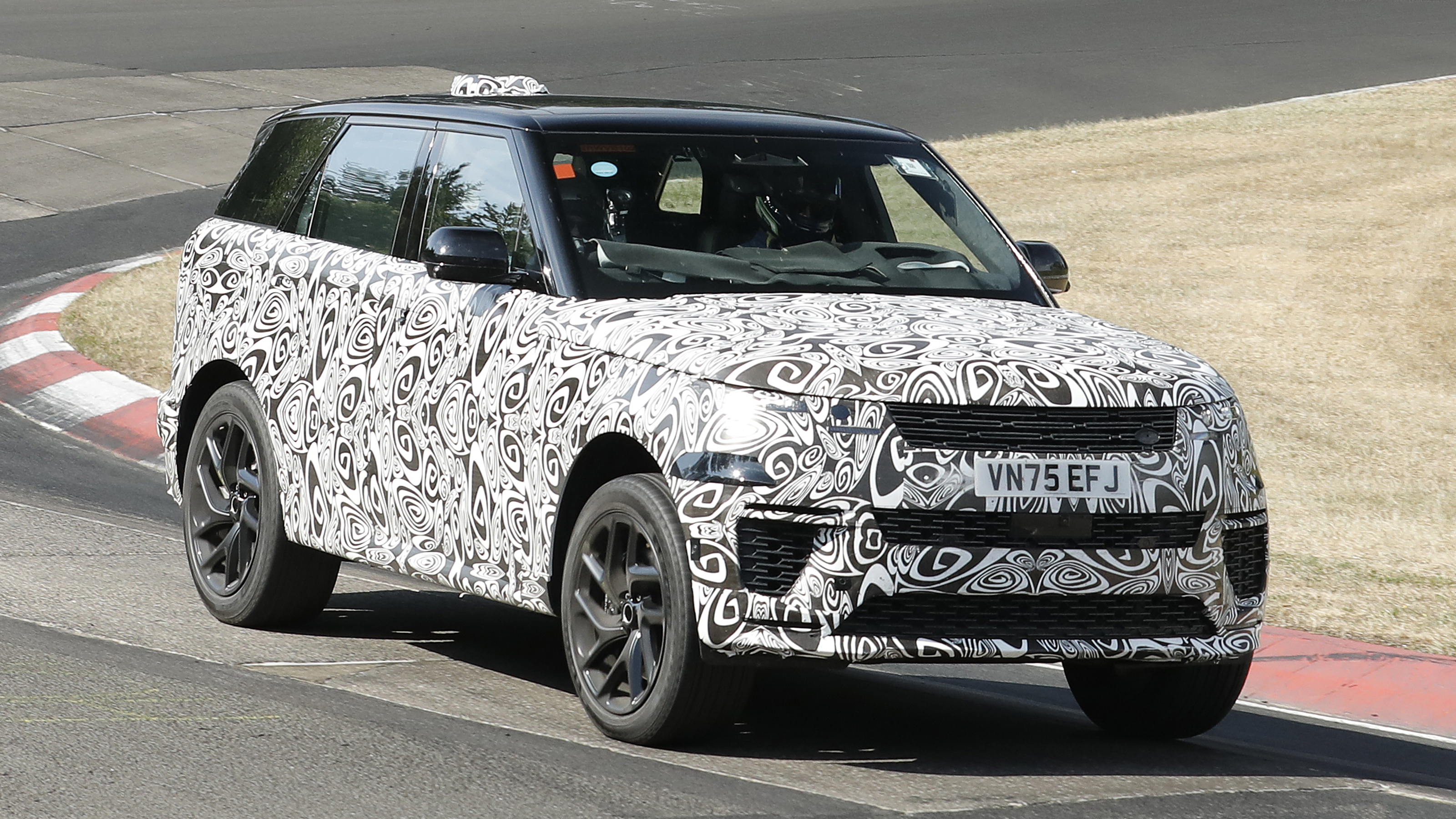 New Range Rover Sport facelift - front cornering 