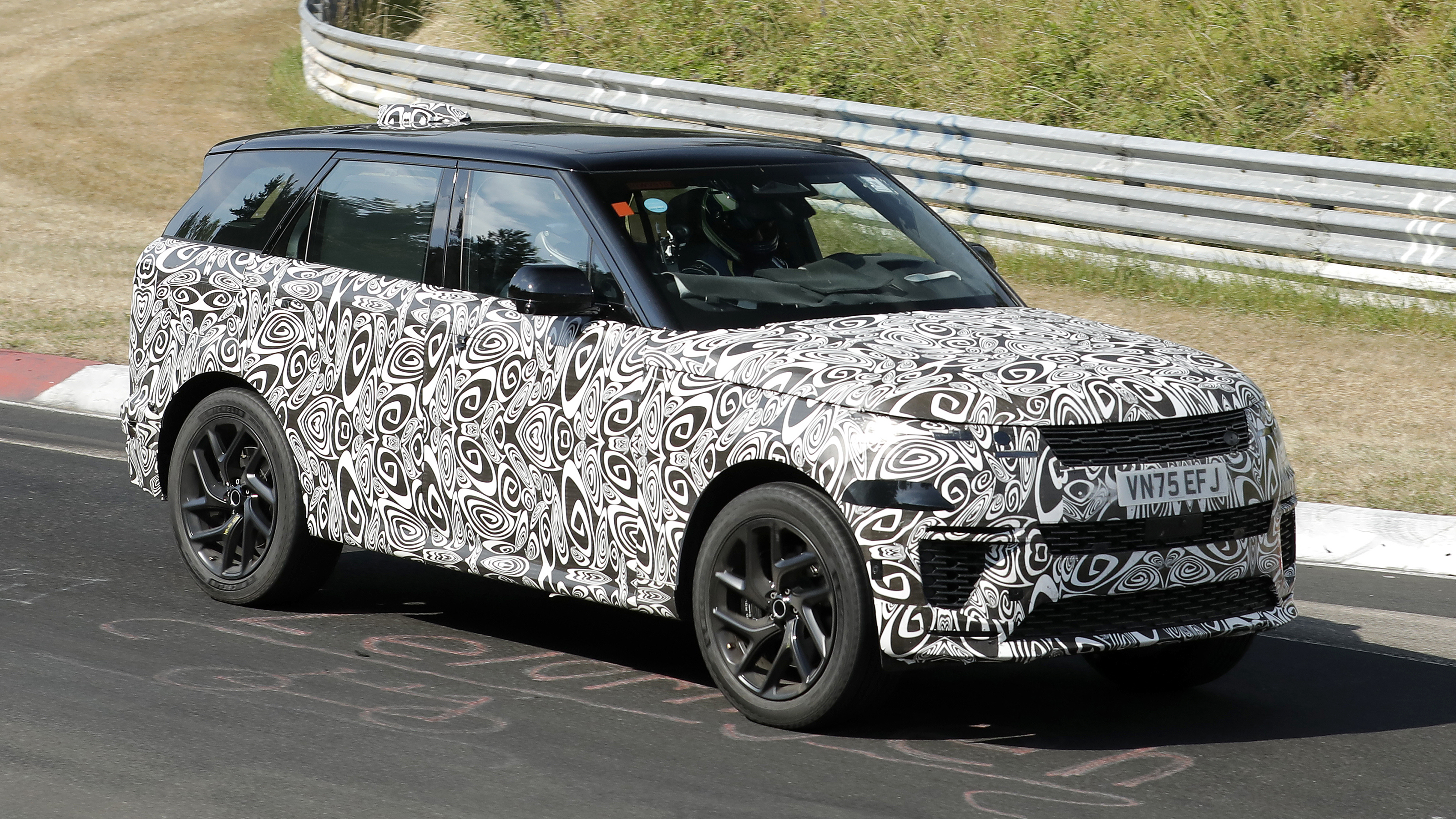 New Range Rover Sport facelift - front action
