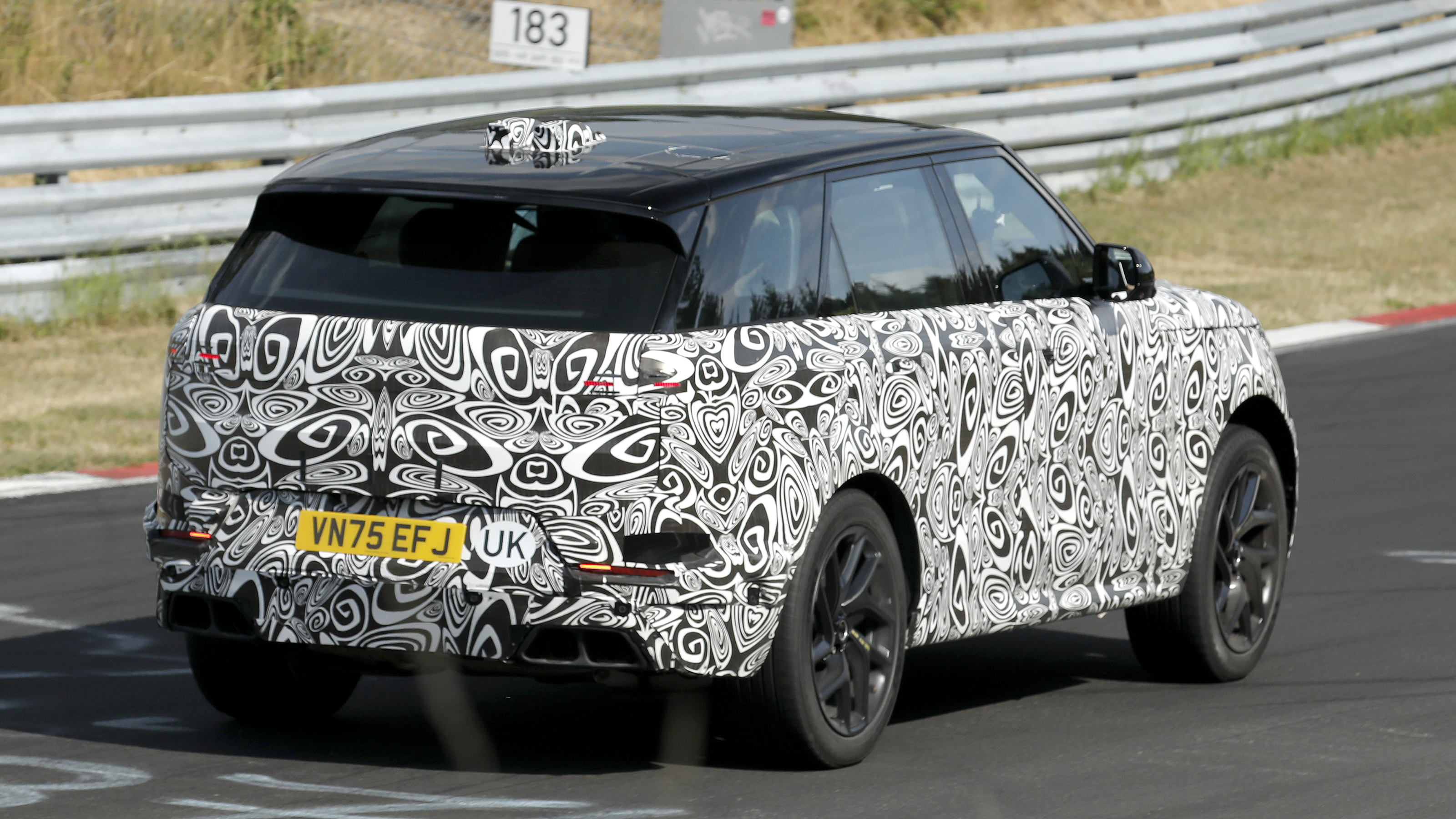 New Range Rover Sport facelift - rear action