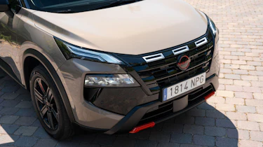 Nissan X-Trail - front detail