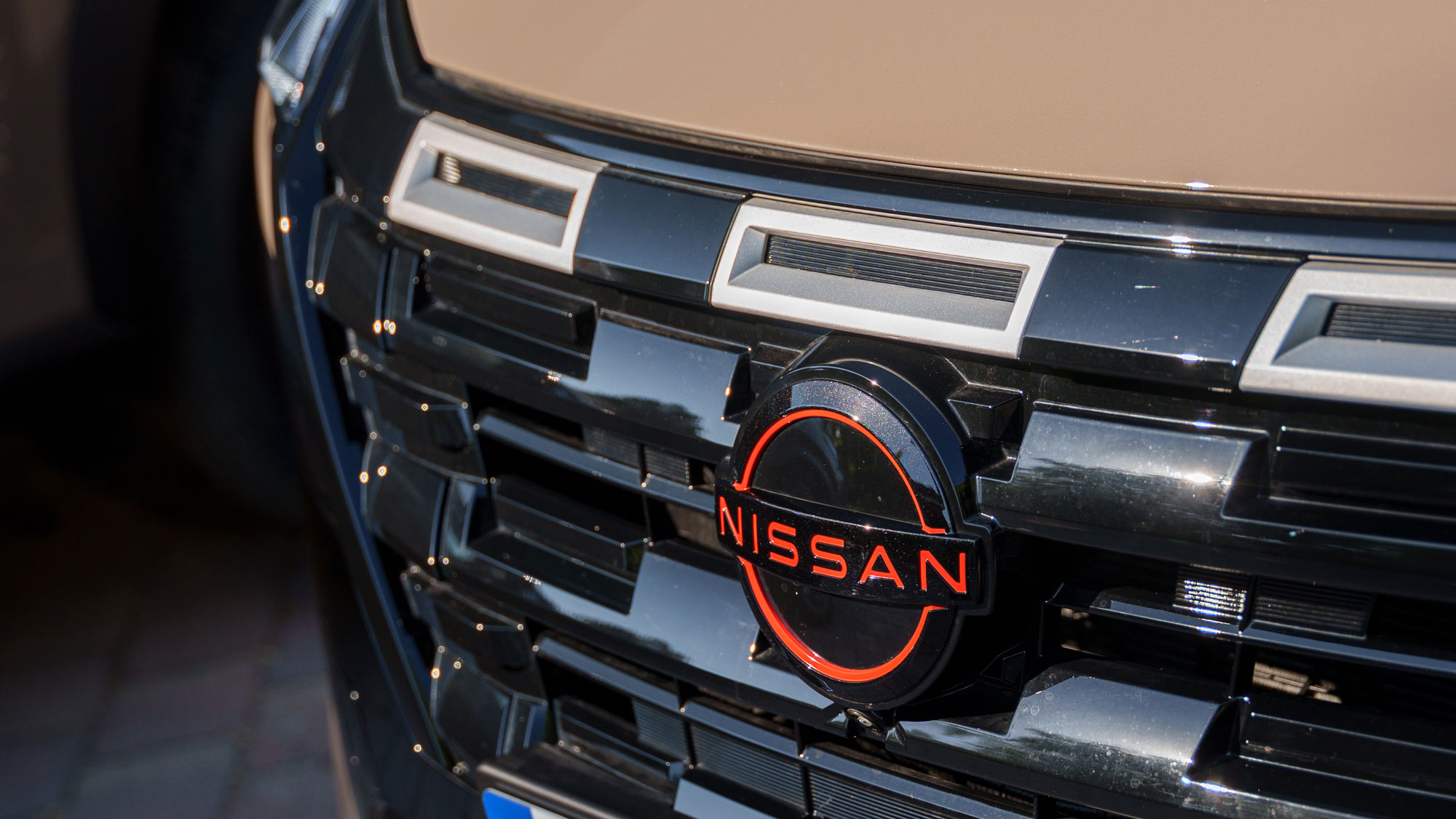 Nissan X-Trail - grille
