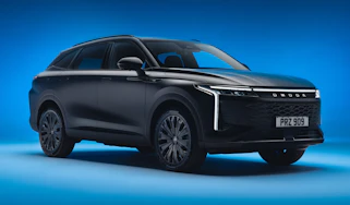 Omoda 9 Black Noble - front