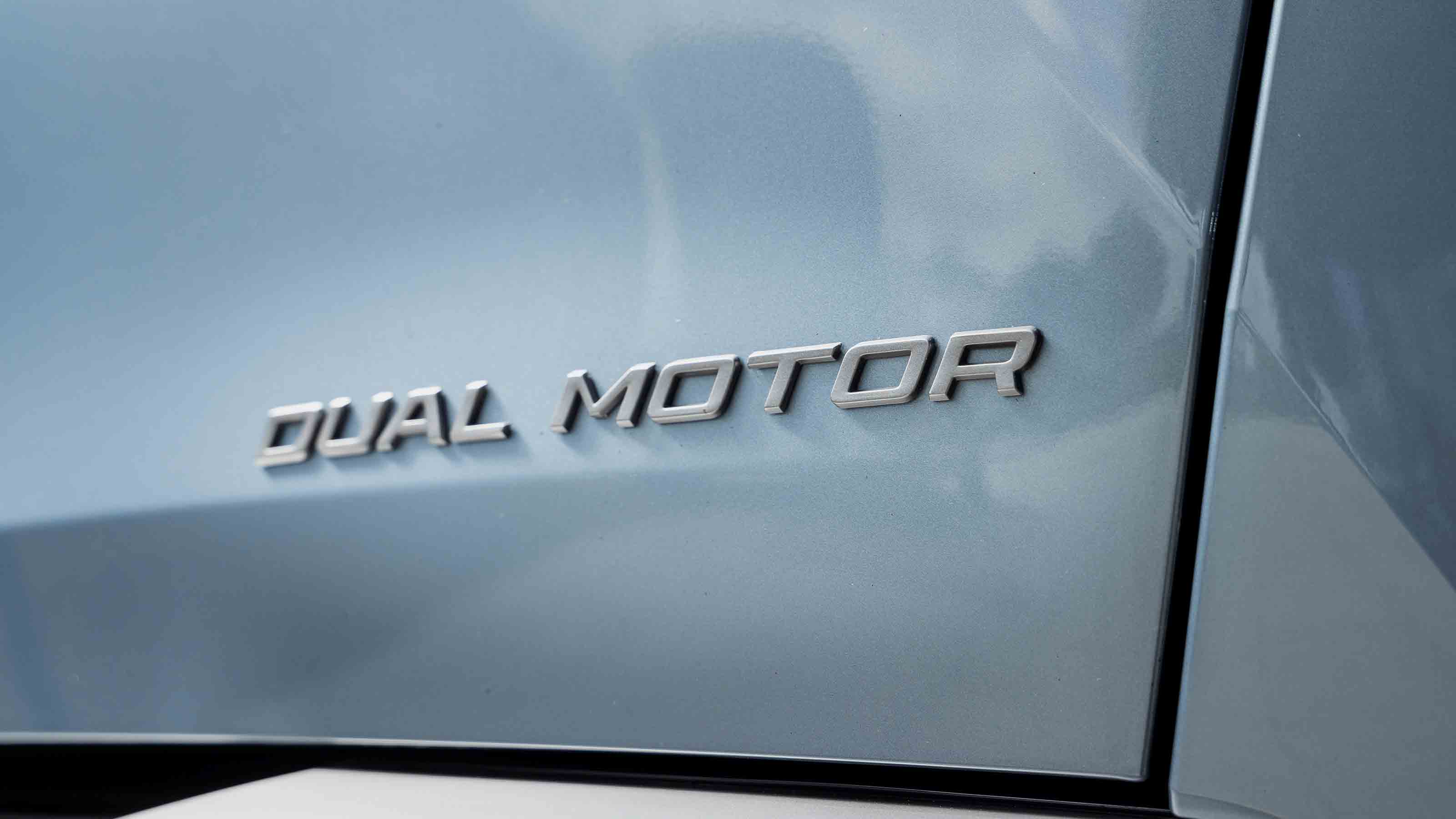 Peugeot E-3008 - 'Dual-Motor' tailgate badge