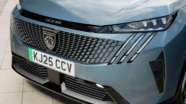 Peugeot E-3008 - grille