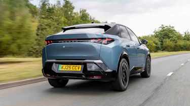 Peugeot E-3008 - rear tracking
