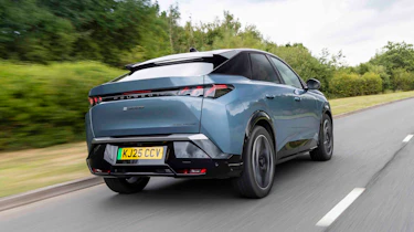 Peugeot E-3008 - rear driver's tracking
