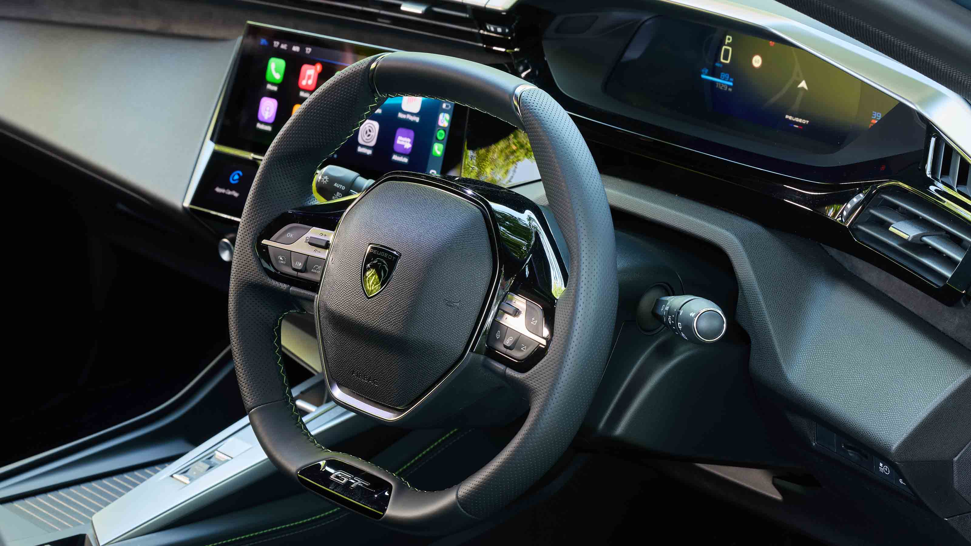 Peugeot E-308 - steering wheel detail