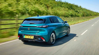 Peugeot E-308 - rear tracking, high