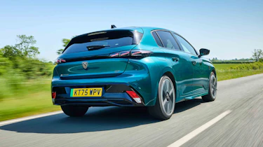 Peugeot E-308 - rear tracking, low