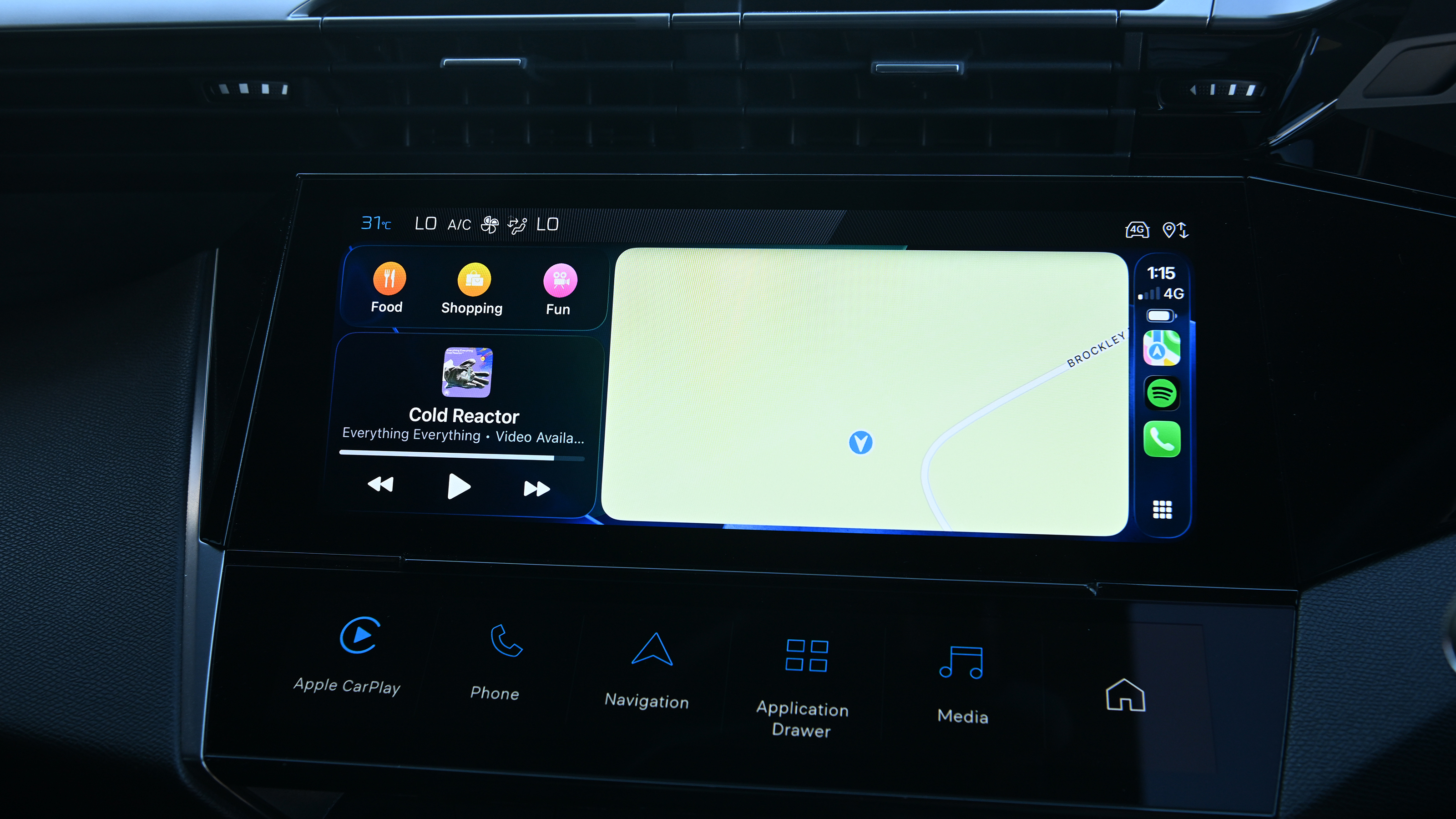 Peugeot E-408 - infotainment screen