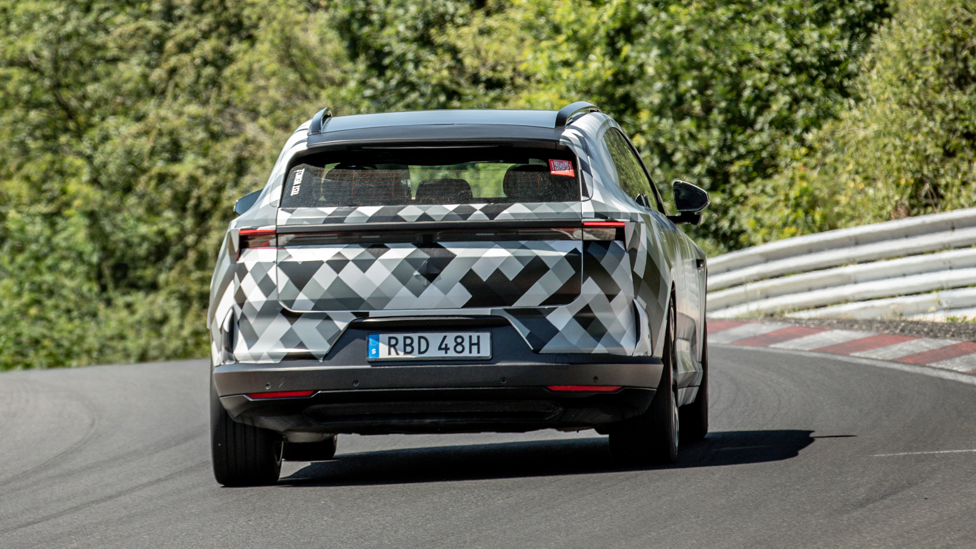 Polestar 4 SUV - dynamic rear