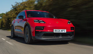 Porsche Macan GTS - front tracking
