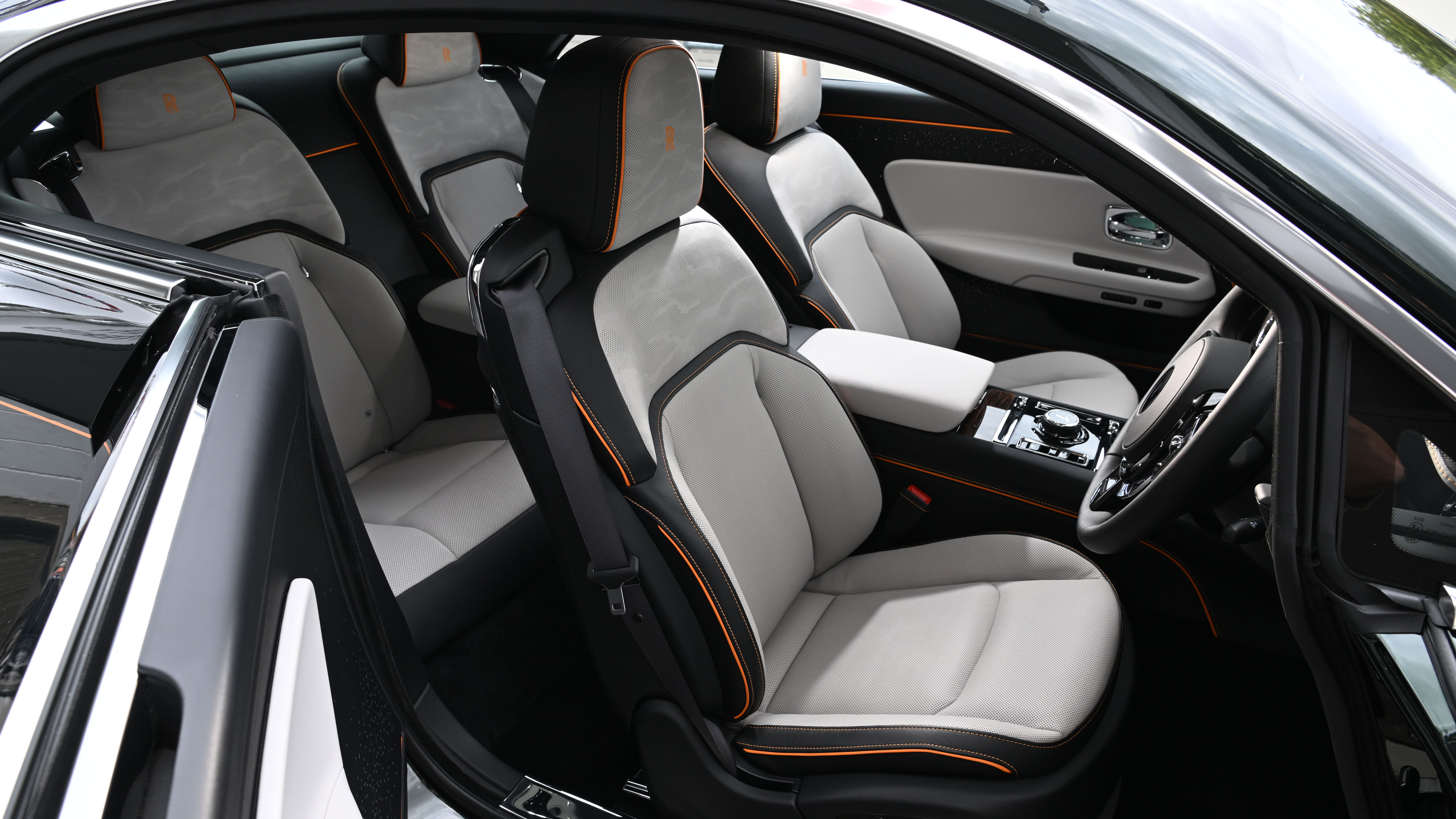 Rolls-Royce Spectre II - seats