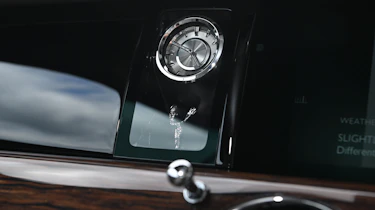 Rolls-Royce Spectre II - clock