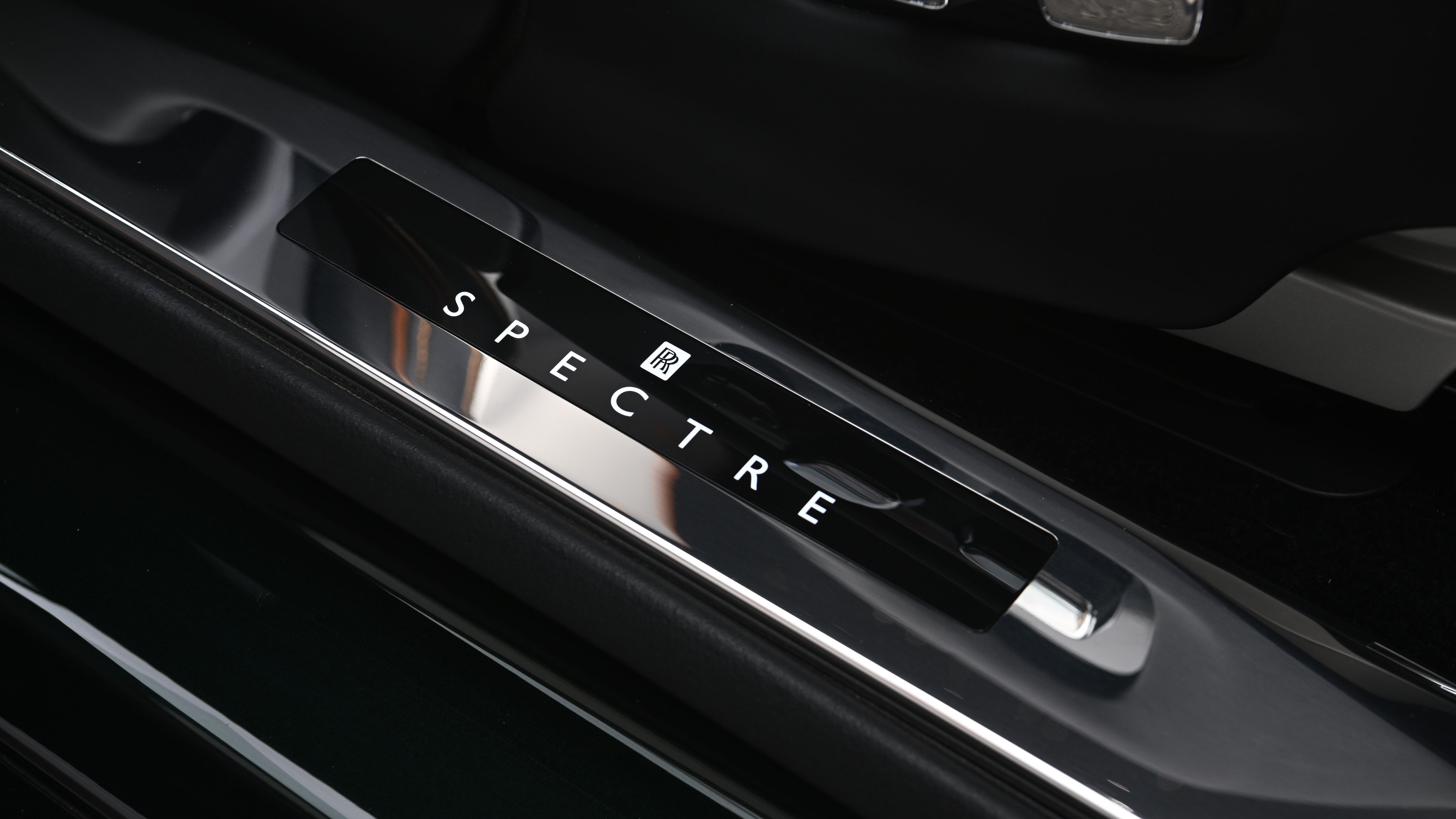 Rolls-Royce Spectre II - sill