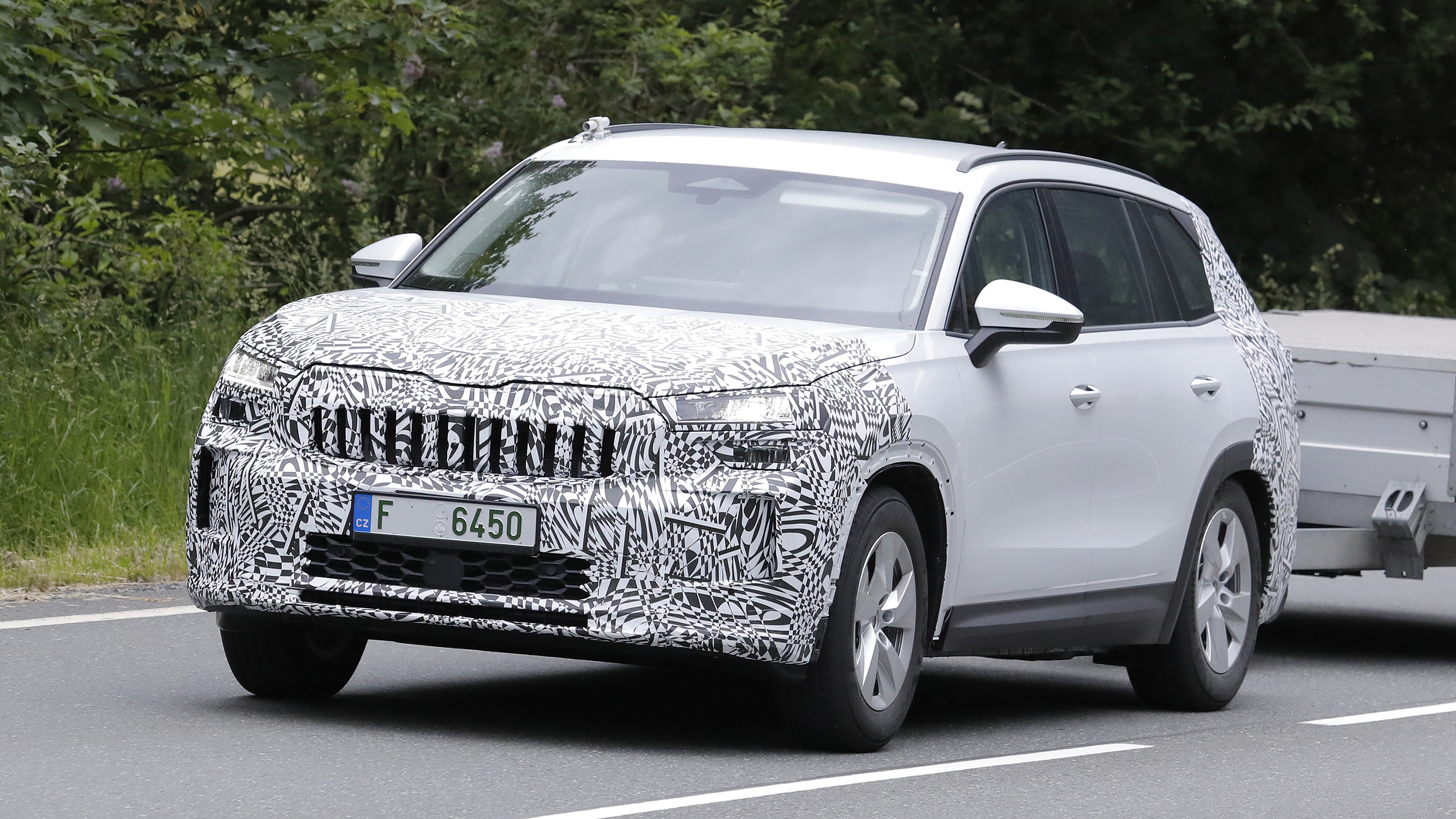 Skoda Kodiaq Facelift - front 3/4