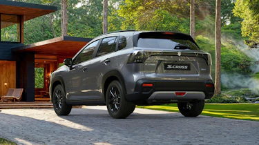 Suzuki S-Cross Kuro rear 3_4
