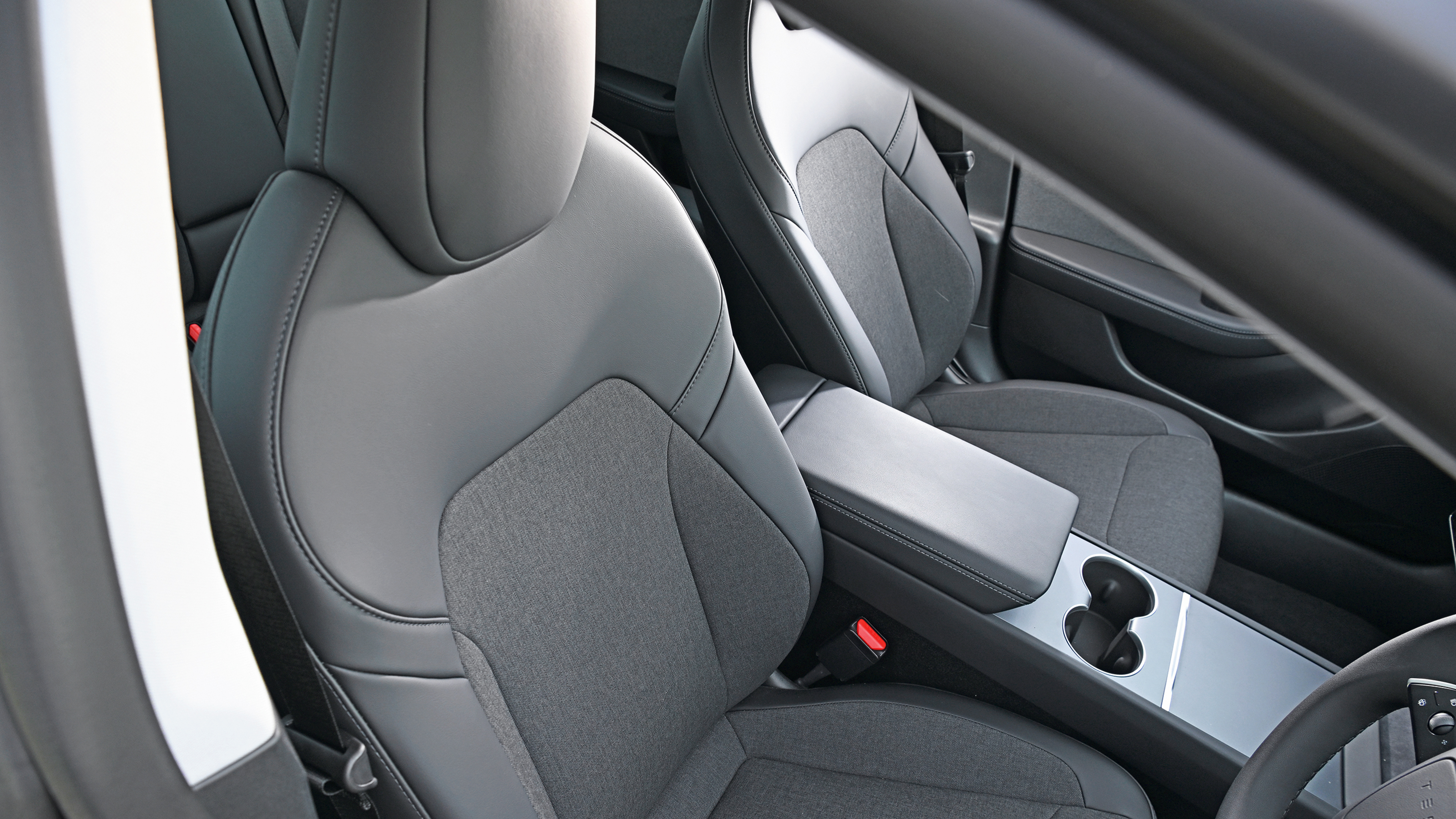 Tesla Model 3 - front seats