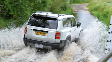 Toyota Land Cruiser 48v - rear off road