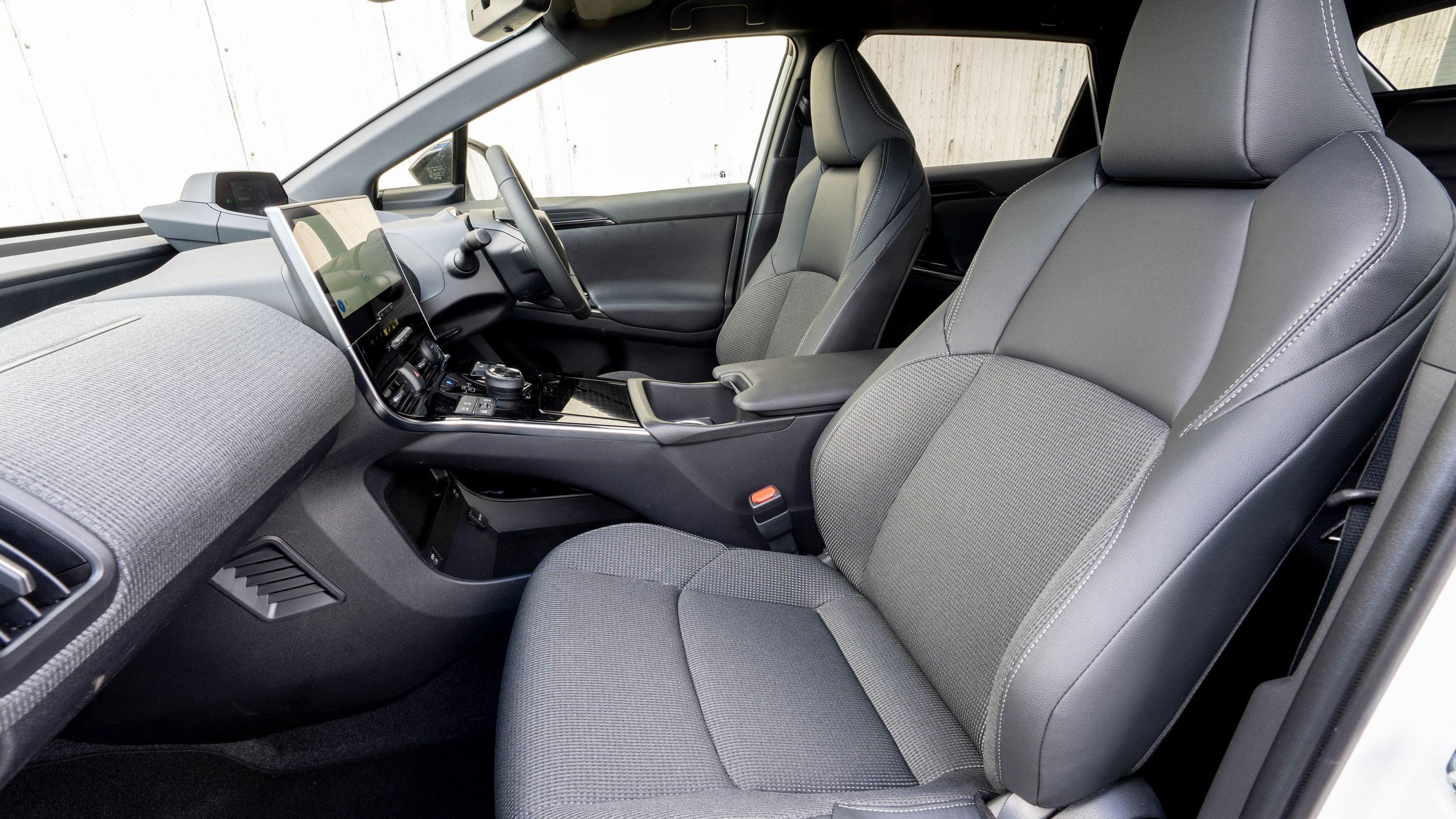 Used Toyota bZ4X - front seats
