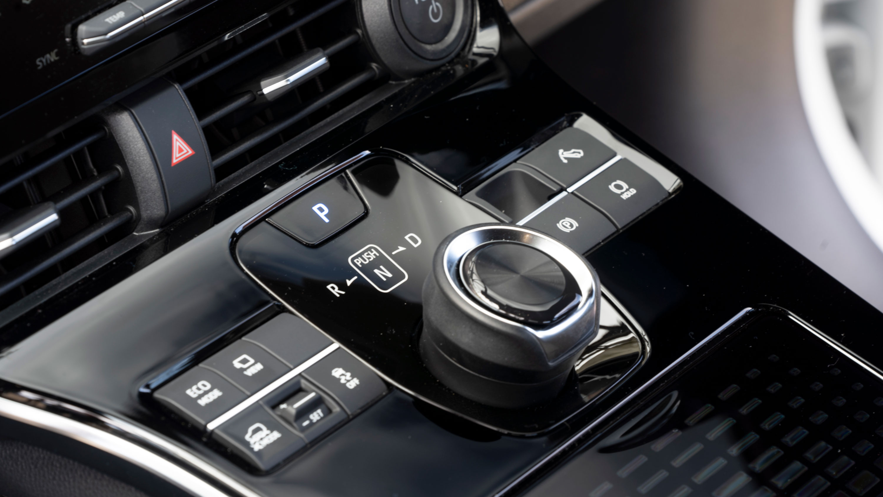 Used Toyota bZ4X - centre console