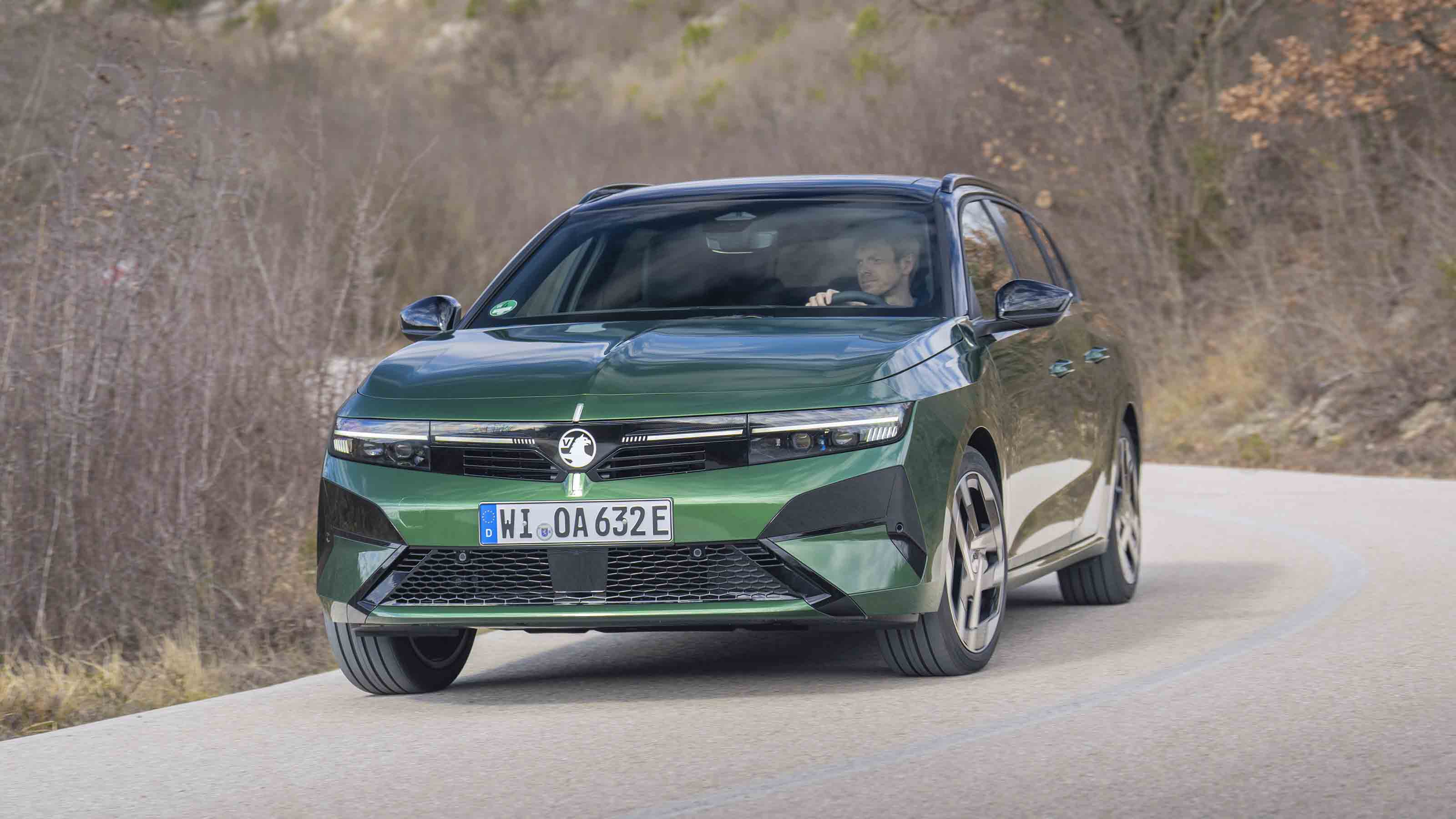 Vauxhall Astra Sports Tourer - frot cornering, right