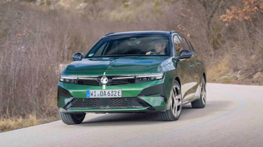 Vauxhall Astra Sports Tourer - frot cornering, right