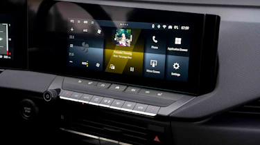 Vauxhall Astra - infotainment