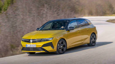 Vauxhall Astra - front cornering, right