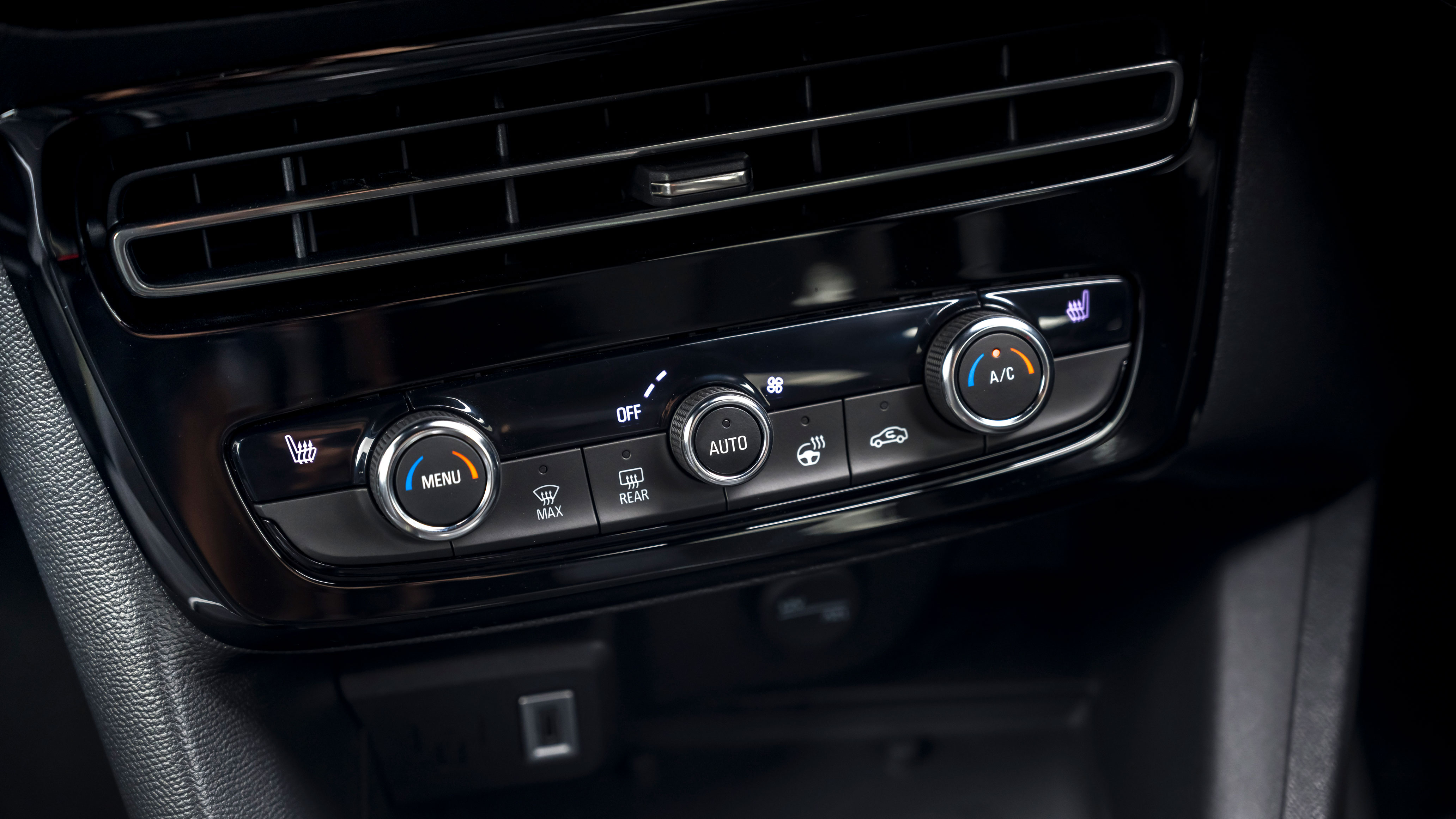 Vauxhall Mokka GSE 2026 - controls