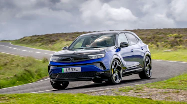 Vauxhall Mokka GSE 2026 - front action