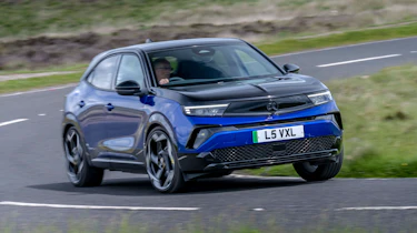 Vauxhall Mokka GSE 2026 - front cornering