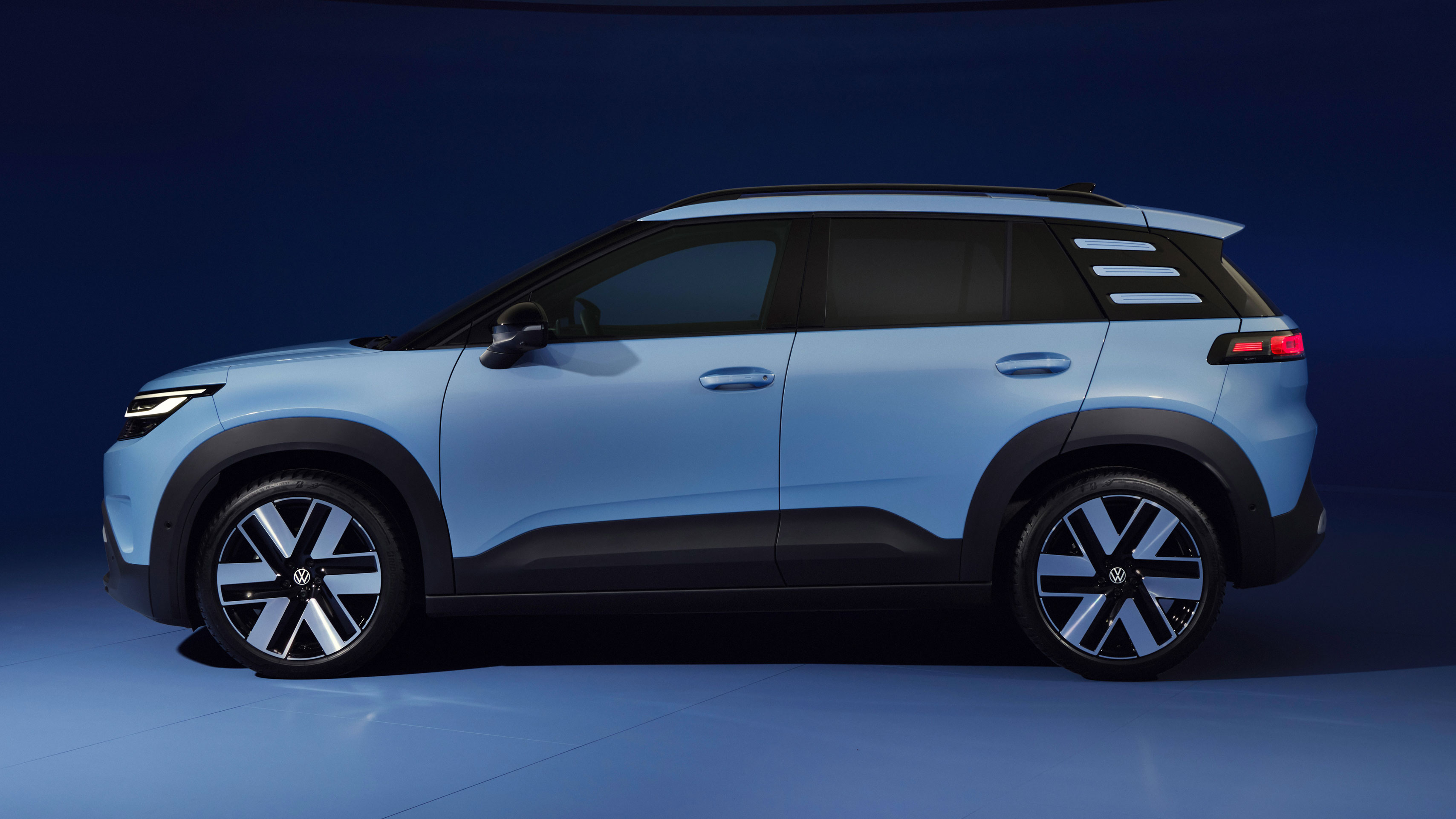 Volkswagen ID. Cross - side